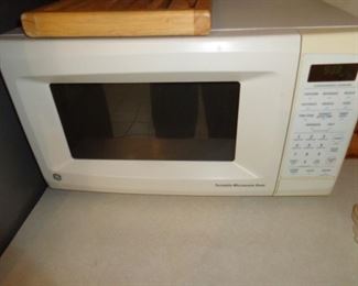 PLL 390 Microwave @ $25