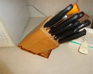 PLL 392 Knife Block with Knives @ $35