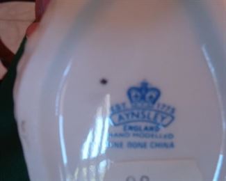 PLL 437 Swan with Flowers "Aynsley" @ $30