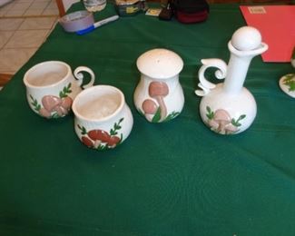 PLL 449 4pc Misc Mushroom Set $10