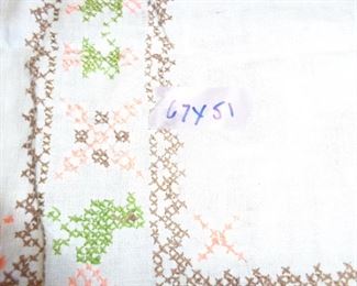 PLL 522 Tablecloth $10