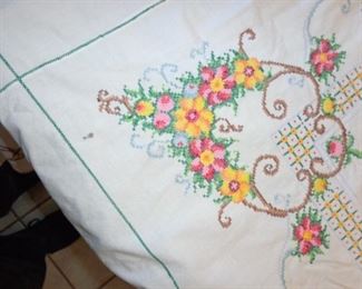 PLL 536 Tablecloth $15