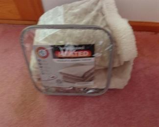 PLL 575 Heated Blanket $10