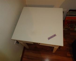 PLL 582 Side Table $35 (1 of 3)