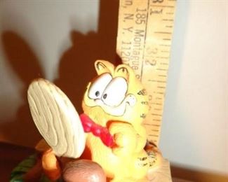 PLL 600 The Danbury Mint Jim Davis Garfield Figurines @ $10 Each