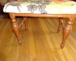 PLL 628 Stool/Ottoman $20