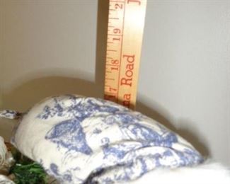 PLL 629 White & Blue Santa $15