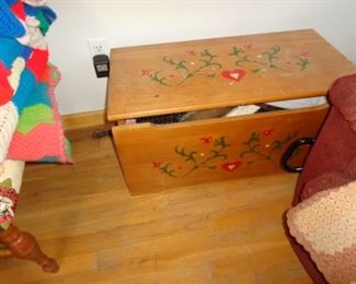 PLL 638 Painted Chest/Trunk $40