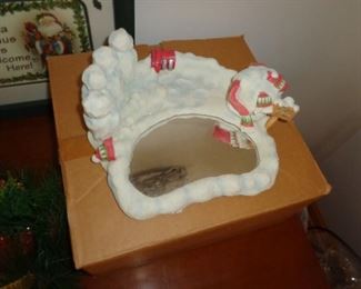 PLL 737 Glass Ice Rink "Cherished Teddies" Frozen Pond @ $10