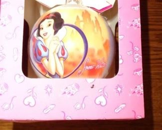 PLL 749 Disney Snow White Ornament @ $5