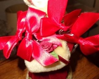 PLL 753 Holiday Caroler @ $5