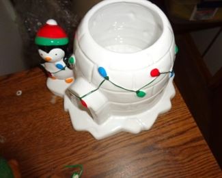 PLL 755 Penguin with igloo and lights @ $5