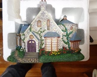 PLL 802 Thomas Kinkade Hawthorne Village "Lamplight Manor" @ $10