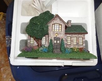 PLL 805 Thomas Kinkade Hawthorne Village "Lamplight Village School" @ $10