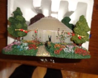 PLL 824 Thomas Kinkade Hawthorne Village "Evening at the Greenhouse" @ $10