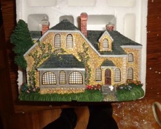 PLL 828 Thomas Kinkade Hawthorne Village "Spring Gate Manor" @ $10