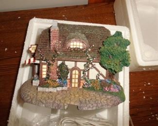 PLL 829 Thomas Kinkade Hawthorne Village "DEVONSHIRE ICE CREAM PALOR " @ $10