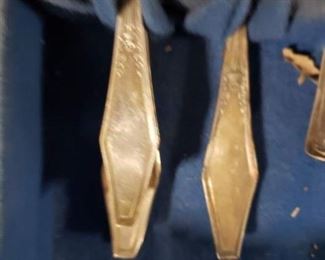 Holmes & Edwards 70 pc. Super Plate Inlaid Silver plated flatware set in wooden case service of 12   