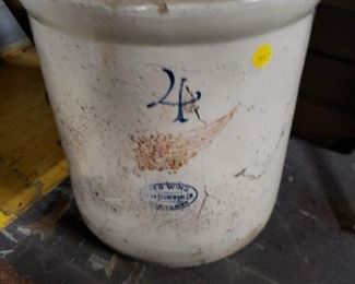 Redwing No. 4 stoneware crock 