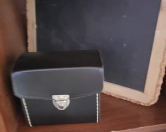 Assorted vintage photography cameras & accessories 