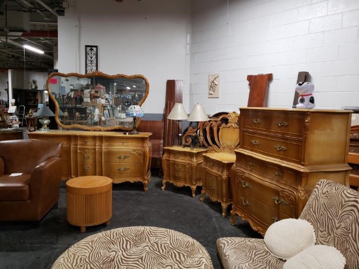 MCM Mid Century Union 6pc caramel colored bedroom set 