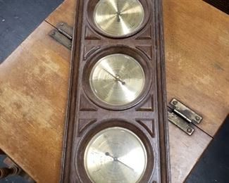 Wall mount barometer 