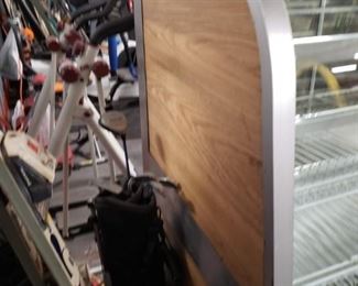 5' Federal lighted curved glass refrigerated display case 