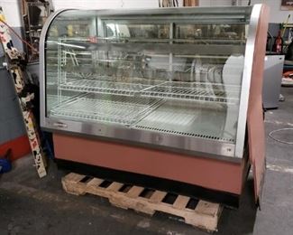 5' Federal lighted curved glass refrigerated display case 