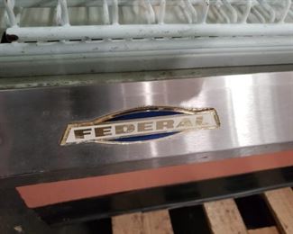 5' Federal lighted curved glass refrigerated display case 