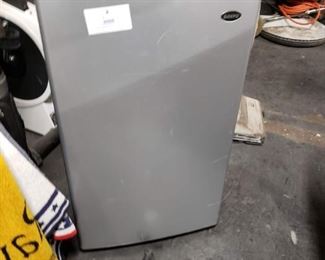 Sanyo #SR-3720M 3.75 cubic-feet mini fridge slightly used with manual  