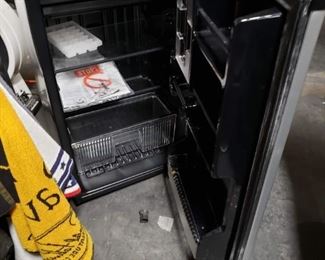 Sanyo #SR-3720M 3.75 cubic-feet mini fridge slightly used with manual  