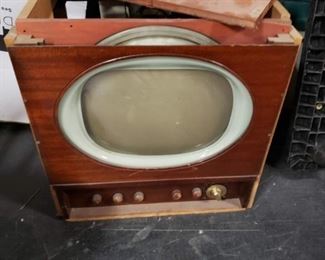 Vintage 1950's TV with original tubes & detached speaker 