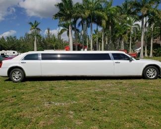 06 Chrysler Limo