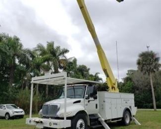 03 International Bucket Truck