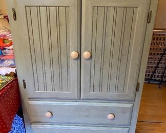 Cute armoire type dresser 
