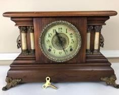 Antique E. Ingraham Co. Mantle / Shelf Clock w/ Key