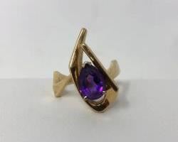14k Yellow Gold Amethyst Ring