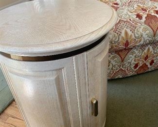 Henredon pedestal cabinet table ( 19” wide, 25.5” tall) - $100 or best offer.