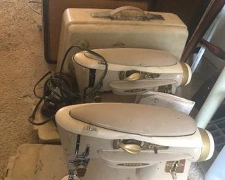 MORE SEWING MACHINES!!