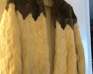Stylish coat for cave ladies