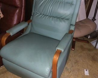 Vintage Lazyboy recliner $250