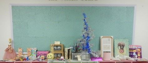 Lot 125 Misc lot of party favors trinkets dodads