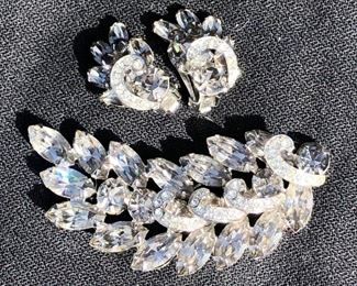 Weiss Brooch & matching Earrings