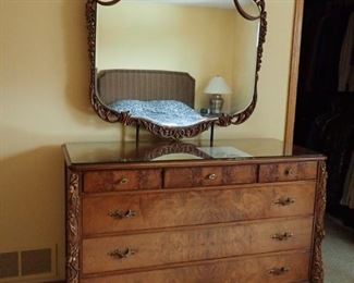 VICTORIAN DRESSER & ORNATE MIRROR