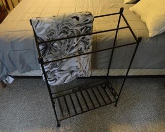  Very heavy metal Blanket Stand