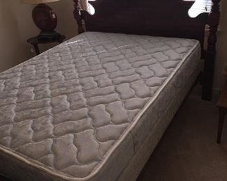 Queen/Full Size Oak Bed (Full Size Mattresses)