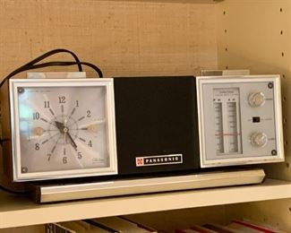 Vintage Panasonic AM/FM Clock Radio