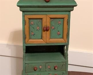 Lot #259 - $45 - Antique / Vintage Doll Furniture, Cupboard