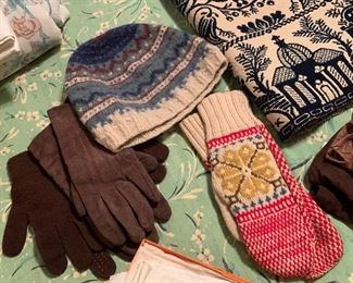Outerwear / Winter Hats & Gloves