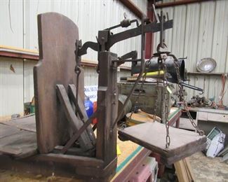 Antique wood and metal scale, no maker i could find, "100 lb" on the upper arm in the metal. In fair shape considering age and use-Price $75.00 OBO